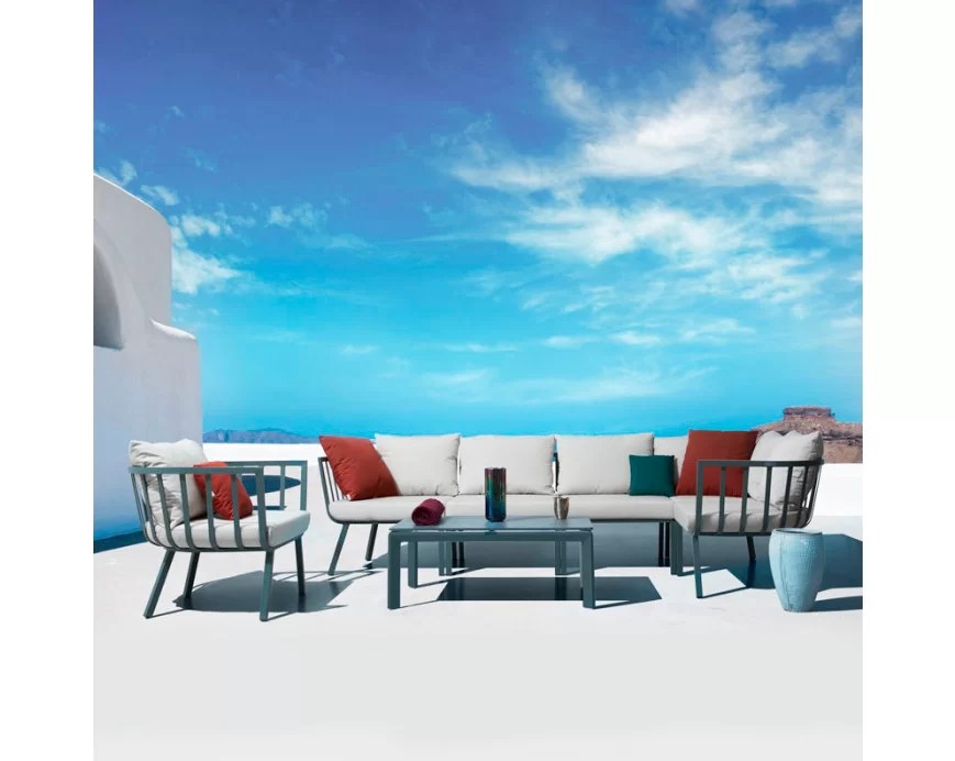 Metal versus Wooden Patio Outdoor Furniture